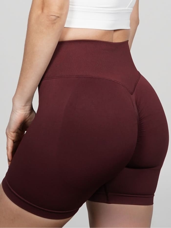 Mallas Cortas Push Up Seamless en Vino Ruka